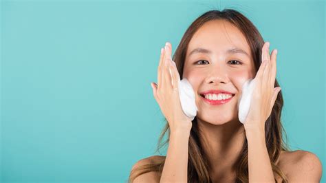 10 Monsoon Skincare Tips For Glowing Skin Drrenu Dermatologist