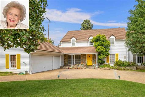Betty Whites Beloved Brentwood Home Of Over 50 Years Is Listed For 10