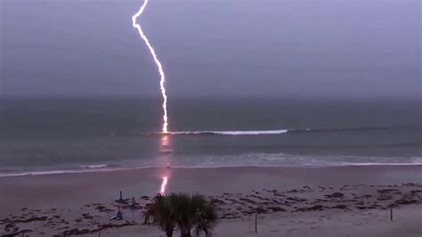 The Most Beautiful Lightning Strikes Caught On Camera Youtube