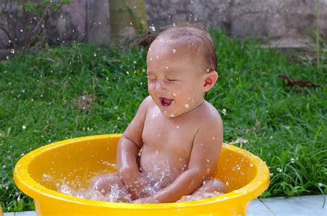 Como Dar Banho No Bebê No Chuveiro Jorge Huberman