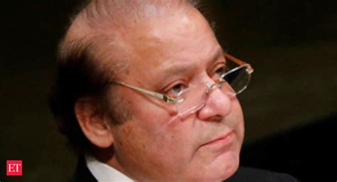 watch pakistan probe panel submits final report in panama papers case the economic times