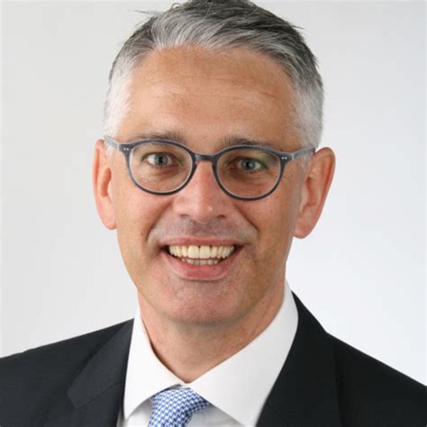 Stefan hansen übernimmt zum 1. Ralf Baust - Head of Banking - NTT DATA Deutschland GmbH ...