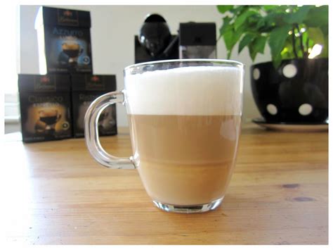 Na ongeveer 2weken gebruik vallen bij ons de cupjes door de machine. Review: Nespresso Delonghi E520 & Lidl Bellarom Capsules ...