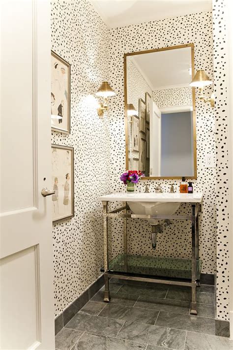 Powder room ideas for an essential part of the house—a space that gets constant traffic at all hours, particularly from visitors and overnight guests. Small Powder Room Ideas - Amber Interiors