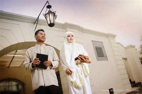 Ide konsep prewedding islami tanpa bersentuhan tangan. Foto Prewedding Romantis Tanpa Bersentuhan Bagi Pasangan ...