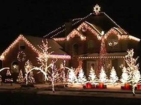 This Unique Christmas Lights Show Is Unbelievable Wow Watch This