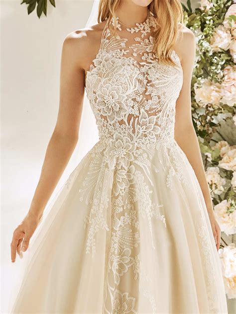 princess-wedding-gown-with-halter-neckline,-soft-tulle-skirt-modes