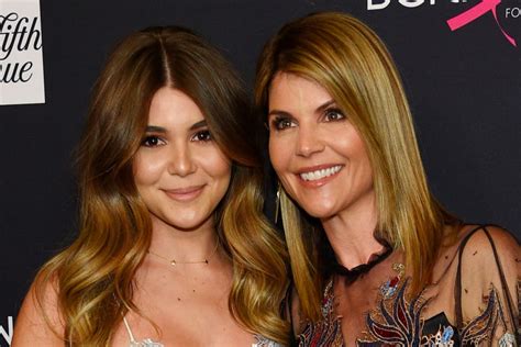 Lori Loughlins Daughter Breaks Silence On College Admissions Scandal