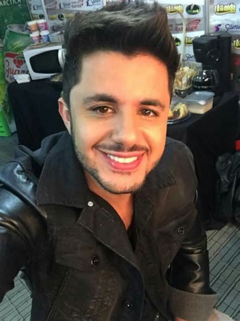 Este twitter era do cantor cristiano araujo mais foi desativado !! Saudades desse sorriso | Cristiano araujo, Cantores ...