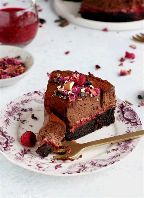 Triple chocolate mousse cake chocolate desserts chocolate mouse recipe chocolate angel choc mousse chocolate thunder chocolate pudding cake chocolate espresso chocolate decorations. Gâteau mousse au chocolat et framboises — Del's cooking twist