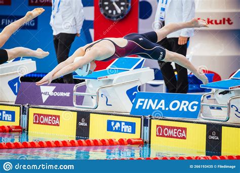 Melbourne 2022 Fina World Short Course Swimming Championships Day 1 Editorial Image Image Of