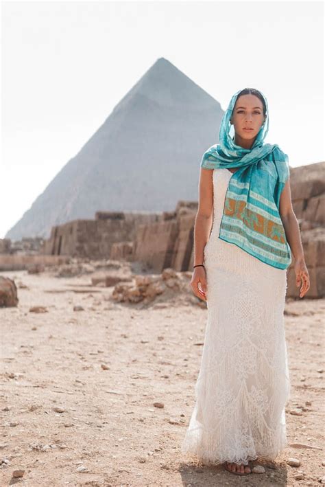 egypt bride wears wedding dress in 33 countries on honeymoon popsugar love and sex photo 6