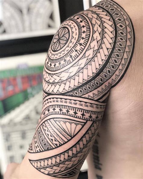 Samoan Tattoos In Samoan Tattoo Tattoos Leg Tattoos Kulturaupice