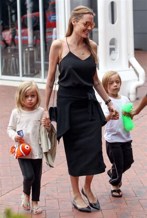 Angelina Jolie Takes Her Kids To Sydney Aquarium Celeb Baby Laundry