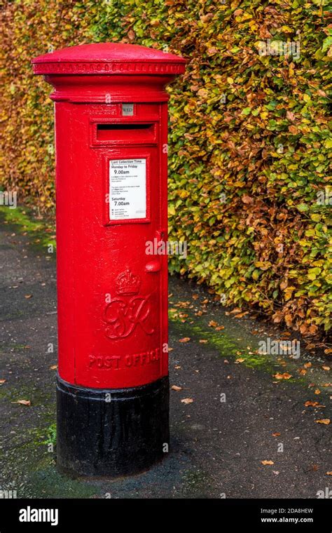 George Vi Red Post Box Hi Res Stock Photography And Images Alamy