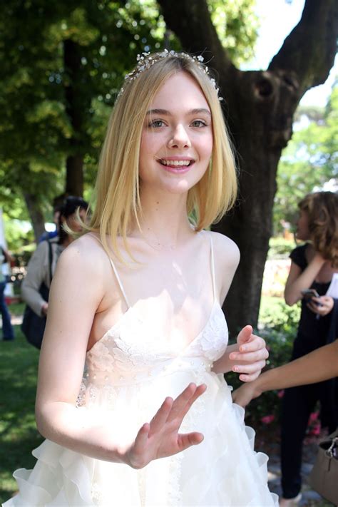 Elle Fanning Cute Style The Neon Demon Photocall In Rome 662016