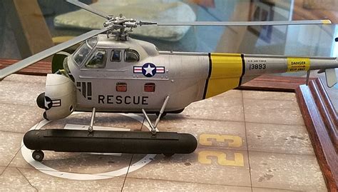 H 19 Rescue Helicopter Plastic Model Helicopter Kit 148 Scale
