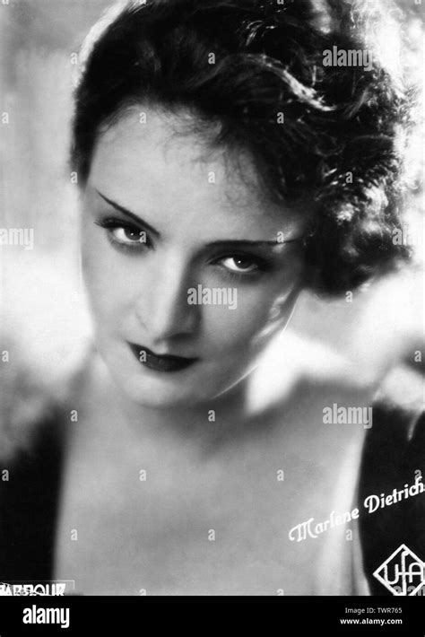 Marlene Dietrich Als Lola Lola Fotos Und Bildmaterial In Hoher