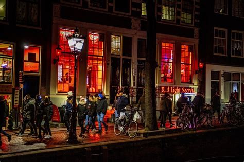 Amsterdam Wil Prostitutie Uit Het Stadscentrum Weren Business Am