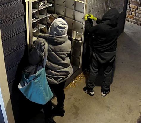 Aurora Police Release Surveillance Photos Of Mail Theft Suspects Cbs