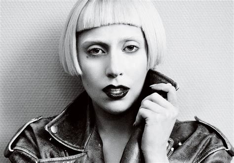 Notas Musicais Gaga lança Judas o segundo single de Born This Way em de abril