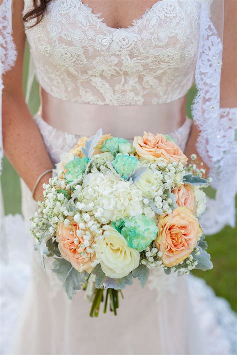 Apartment mint&rose tesisindeki konaklamalarından sonra. Dusty miller, baby's breath, rose, peach, mint, bridal ...