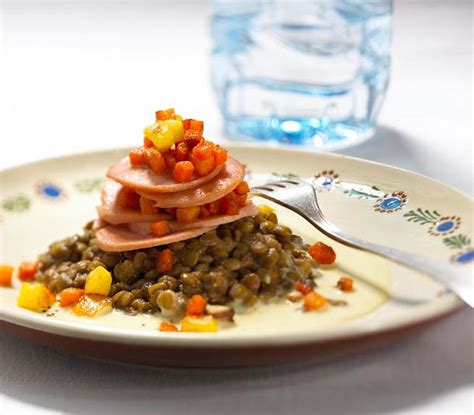 Metzger aus der pfalz könnten die lyoner anbieten! Linsengemüse mit Lyoner Wurst in Senfrahm Rezept | LECKER