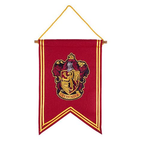 Universal Studios Harry Potter Gryffindor House Crest Banner New With