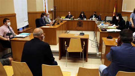 Citan a declarar al abogado de leonardo fariña. El patriarca d'un clan gitano de la Mina cobrava il ...