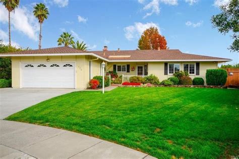 What Is A Ranch House A Suburban Architectural Gem