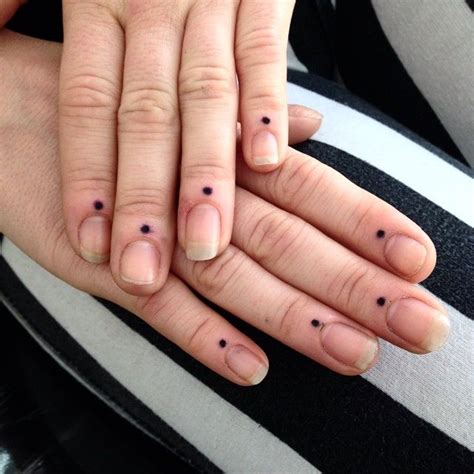 Four Dot Tattoos On Fingers Finger Dot Tattoo Hand Tattoos Finger