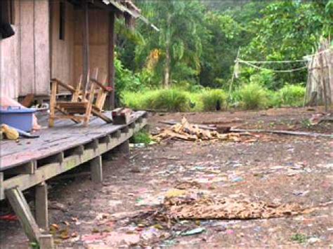 El coronavirus ya está presente en la triple frontera entre brasil, colombia y perú, uno de los puntos más recónditos de la amazonía, con casos a pesar de este peligro las comunidades y los foráneos no respetan la cuarentena (en la ribera peruana) y salen a comprar víveres a tabatinga y leticia. Amazon,rio yavari ,frontera Brasil,Peru and Colombia 2010 ...