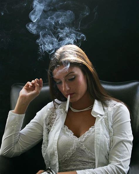 Women Smoking Girl Smoking Cigarette Girl Smoke Pictures