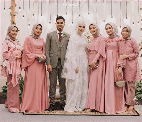Assalamualaikum, pada kesempatan ini kami fashionable indonesia akan bagikan inspirasi 28 model baju muslim untuk orang gemuk agar terlihat langsing 📞. 30+ Model Kebaya Terbaru (MODERN, BROKAT, KOMBINASI)