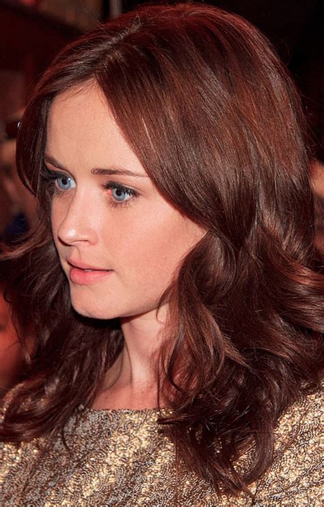 Alexis Bledel Announces Exit From The Handmaids Tale Trendradars Latest