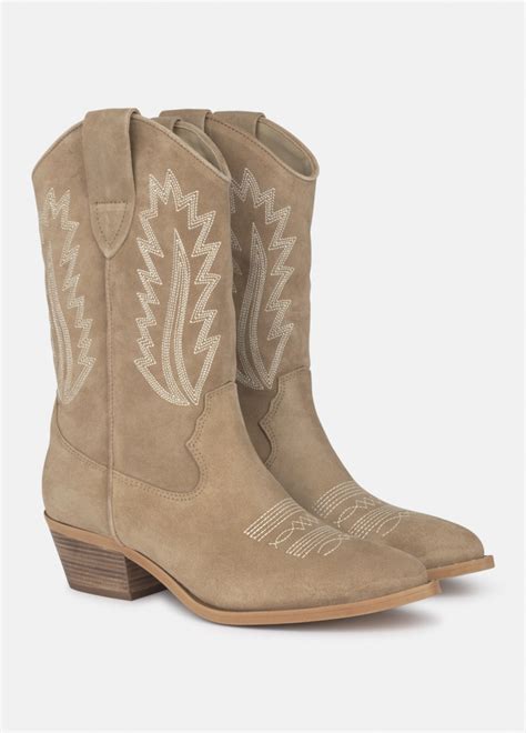 Activa Estas S O As Botas Estilo Cowboy Da Brownie Que Ficam Bem Com