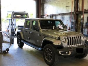 Jeep gladiator rubicon camper shell, the jeep gladiator uk 2021gladiator single cabcamper shells canopies tops toppers camper products performance jeep gladiator camper bed plug to highway mpg provides impressive efficiency whether crawling over offroad campers your day has been made. Jeep Gladiator Camper Shell Install - Stonestrailers