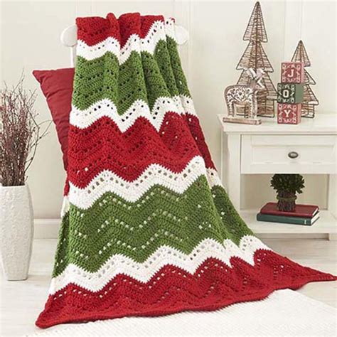 16 Free Christmas Blanket Crochet Patterns To Make You Smile