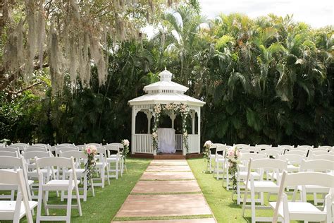 This hidden gem designed by donald ross offers breathtaking grounds for the wedding of your dreams. Killian Palms Country Club Wedding