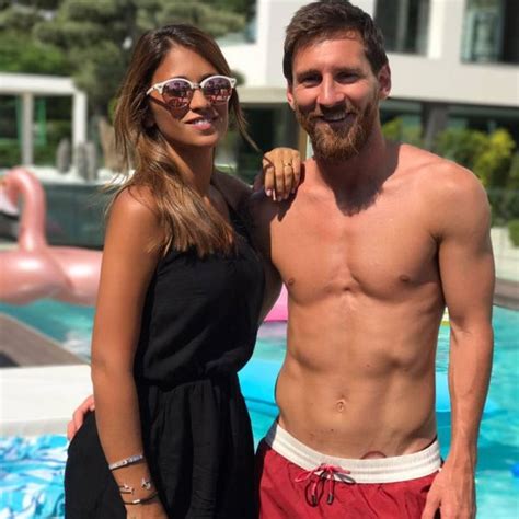 Fifa World Cup 2018 Lionel Messi And Antonella Roccuzzo Too Hot To Handle Pics Of The