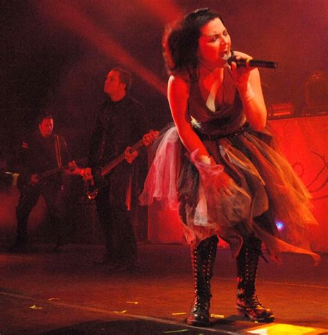Evanescence Picture 6 Amy Lee Performing Live In Concert At Santa