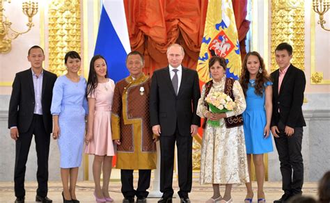 Kremlin's Kids: Giant Family Portraits With Vladimir Putin | WIRED