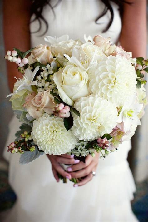 You can create a beautiful wedding bouquet in a matter of minutes! 12 Stunning Wedding Bouquets - Part 20 | Свадебные букеты ...