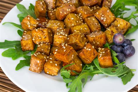 Aquí vas a encontrar las mejores recetas de tofu, algunas más fáciles y rápidas y otras más eleboradas. Receta de tofu braseado | Delantal de Alces