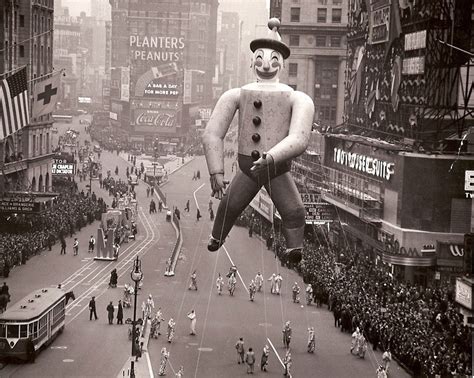 The Macy S Thanksgiving Day Parade Through The Ages