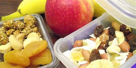8 Healthy Snacks For Athletes On The Go