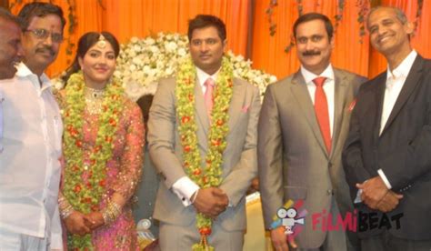 Anbumani Ramadosss Daughter Samyuktha Wedding Photos Filmibeat