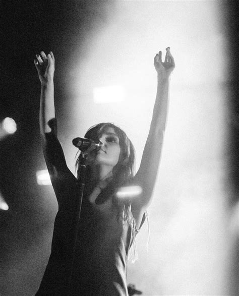 Lauren Mayberry On Twitter Two Hands Up If The News Depresses The Fuck Out Of You But You’re