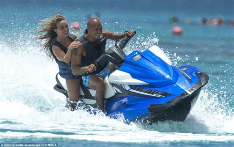 Chloe Green Cosies Up To Jeremy Meeks In Barbados Daily Mail Online