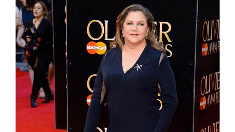 Kathleen Turner Called Dad By Matthew Perry 8days
